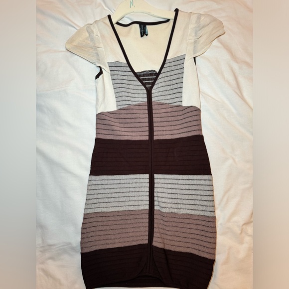 Guess Marciano Beige dress - Picture 3 of 3